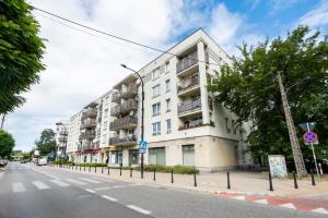 Ursus Pleasant Apartment by BookingHost
