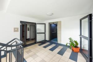 Ursus Pleasant Apartment by BookingHost