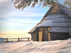Chalet Velika Planina with Sauna - I FEEL ALPS
