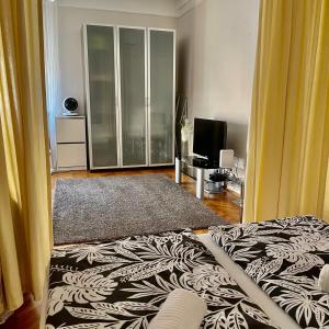 Elizabeth Bridge With Gellért-Hill View