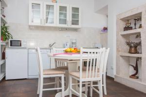 Relaxing Apartment Paulina with Balcony