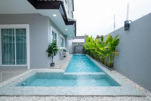 April Pool Villa Airport