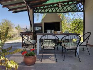 CampoMora- 5 min del Centro - CONFORT - Parrilla & Pileta