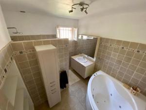 Villas Belle et grande villa pour des sejours en famille et entre amis : photos des chambres