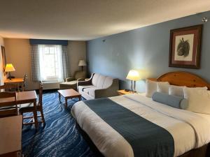 Family Suite room in The Lodge on Lake Oconee