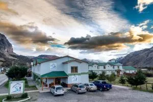 Hostel Pioneros del Valle - Lago San Martin