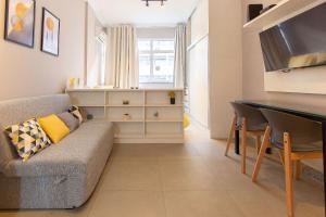 Copacabana Moderno studio