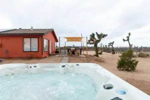Hemingway House - Hot Tub Under The Desert Stars - Landers