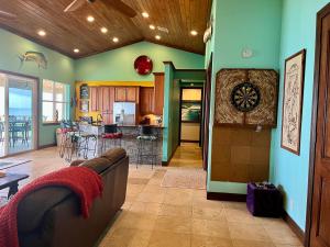 Private Oceanfront Escape: Kayaks, Sunsets, Coral!