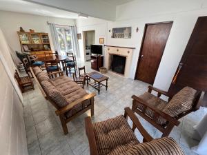 GUSMAR - Hermosa y confortable casa a pasos de la playa.