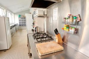 Single Room Share Bathroom room in Pod Bed Coogee Beachside Short & Long Stay Budget Accommodation
