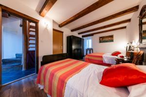 Secluded holiday house Okljucna, Vis - 15283