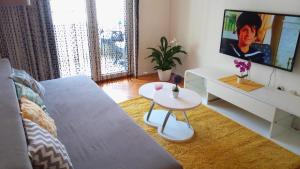 Apartments with WiFi Makarska - 15307