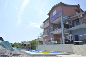 Family friendly apartments with a swimming pool Bacina, Neretva Delta - Usce Neretve - 15309