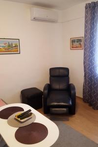 Apartments by the sea Selce, Crikvenica - 15323