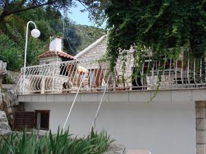 Seaside family friendly house with a swimming pool Cove Pribinja, Hvar - 15324