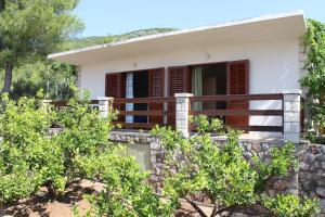 Seaside secluded apartments Zavala, Hvar - 15357