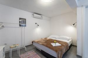 Studio with Terrace room in Apartments by the sea Pucisca Brac - 15381