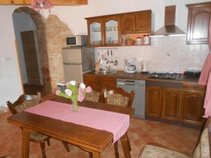 Family friendly house with a swimming pool Gajana, Fazana - 15385