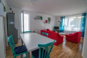 Apartments with a parking space Mali Losinj (Losinj) - 15400