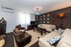 Holiday house with WiFi Novi Vinodolski - 15397