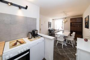 Holiday house with WiFi Novi Vinodolski - 15397