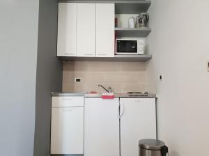 Apartments by the sea Hvar - 15401