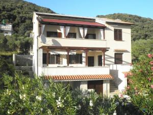 Apartments with a parking space Supetarska Draga - Donja, Rab - 15423