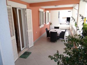 Apartments with a parking space Split - 15433