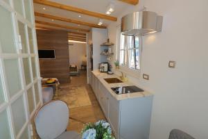 Apartments with a parking space Hvar - 15460