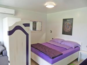 Apartments with WiFi Zagreb - 15474 