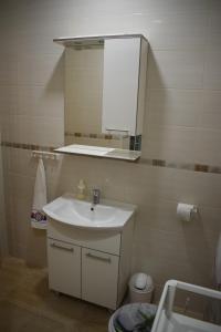 Apartments with a parking space Podstrana, Split - 15478