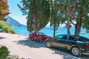 Apartments by the sea Brist, Makarska - 15465