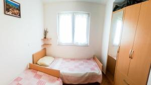 Apartments with a parking space Petrcane, Zadar - 15508