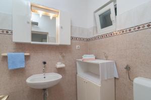 Apartments by the sea Rogoznica - 15551