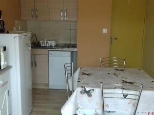 Studio cabine cosy pour 4 au cœur de la station - FR-1-592-44