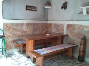 Apartments with a parking space Bol, Brac - 15564