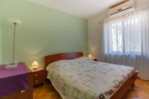 Apartments by the sea Mali Losinj (Losinj) - 15576