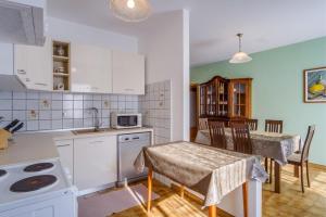 Apartments by the sea Mali Losinj (Losinj) - 15576