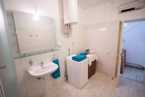 Apartments with a parking space Podstrana, Split - 15591