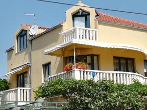 Apartments by the sea Baska Voda, Makarska - 15632