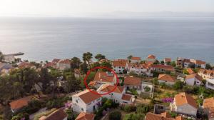 Family friendly apartments with a swimming pool Sutivan, Brac - 15665