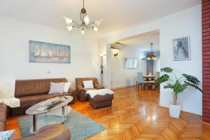 Apartments with a parking space Kastel Stafilic, Kastela - 15675