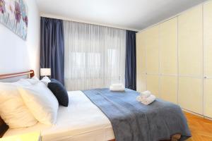 Apartments with a parking space Kastel Stafilic, Kastela - 15675