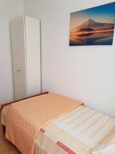 Apartments with a parking space Kastel Gomilica, Kastela - 15696