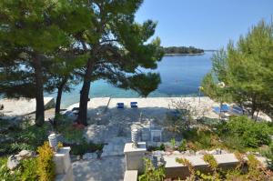 Apartments by the sea Karbuni, Korcula - 15699