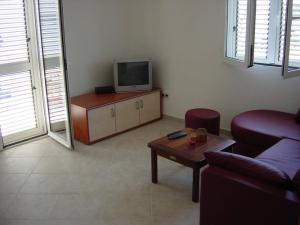 One-Bedroom Apartment with Terrace and Sea View room in Apartments by the sea Primosten - 15704