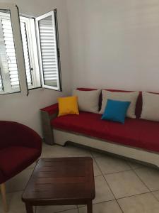 Apartments by the sea Primosten - 15704