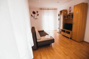 Apartments with a parking space Vodice - 15734