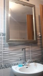 Apartments by the sea Posedarje, Novigrad - 15786